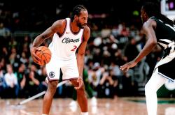 开云体育中国-雄鹿鏖战四川队，乔治点燃赛场