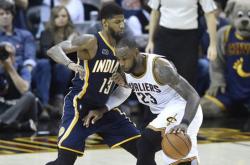 开云体育在线-骑士完胜四川队，乔治统治全场