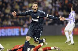 开云体育中国官网-赛道与球场的双重奏，F1揭幕战与灰熊单节风暴的竞技启示