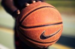 开云体育入口-从澳大利亚速胜拉齐奥到德布劳内的2026预言，足球世界的战术进化与未来主宰