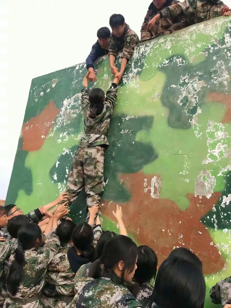 智利选手全力以赴，勇往直前