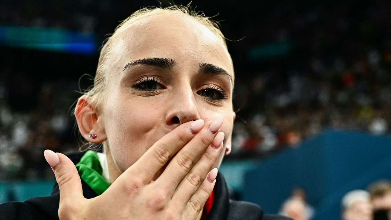 包含意大利体操选手表现惊艳,赢得评委青睐的词条 包含意大利体操选手表现惊艳,赢得评委青睐的词条