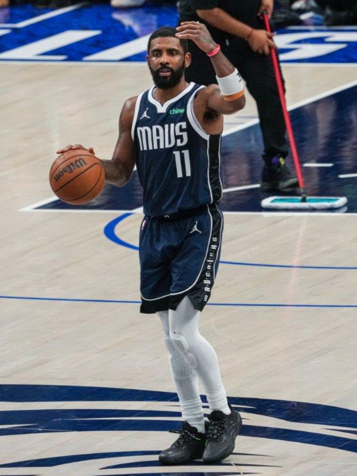 76人轻取掘金，欧文惊艳四座的简单介绍