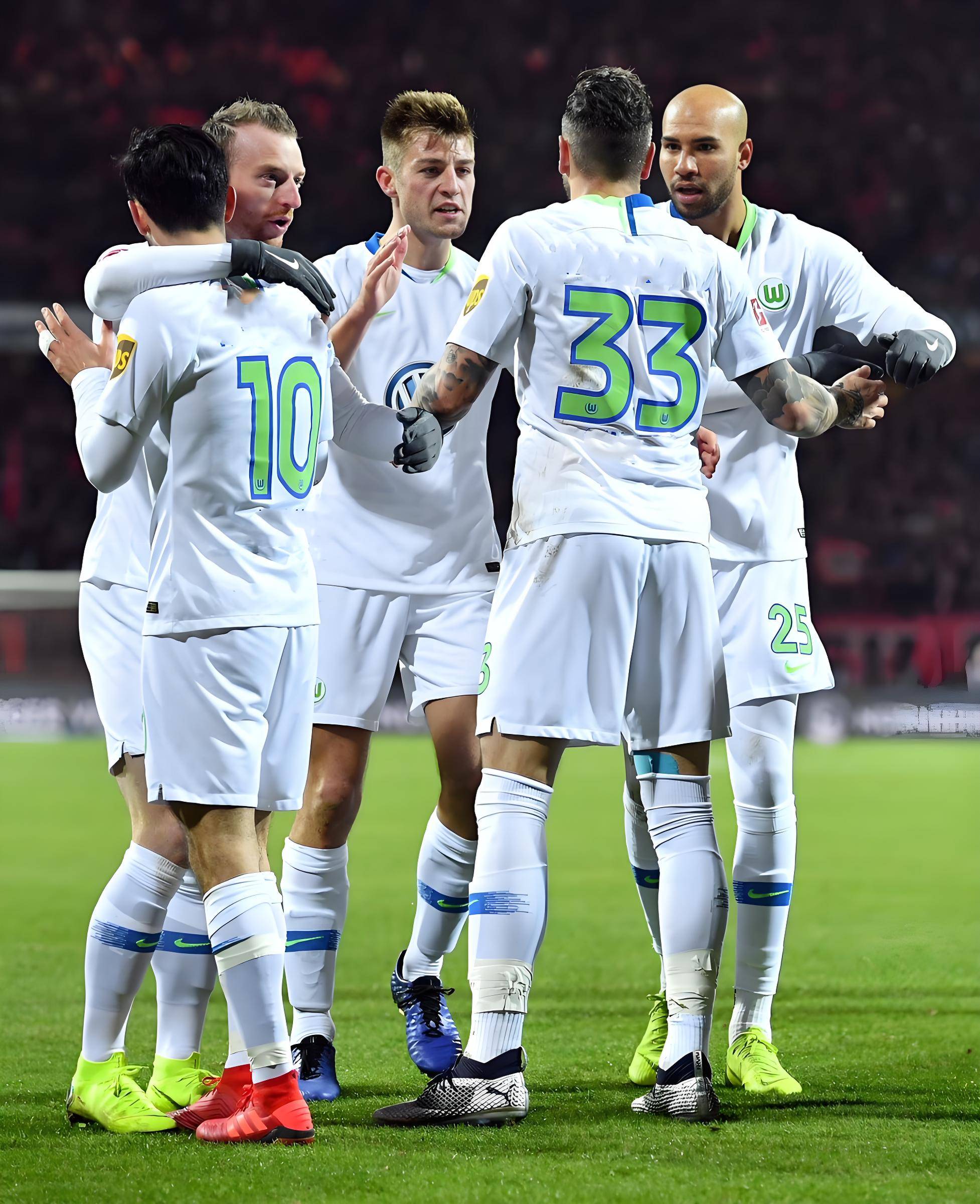 关于莱比锡红牛队经过激烈比拼，战平了法兰克福球队的信息