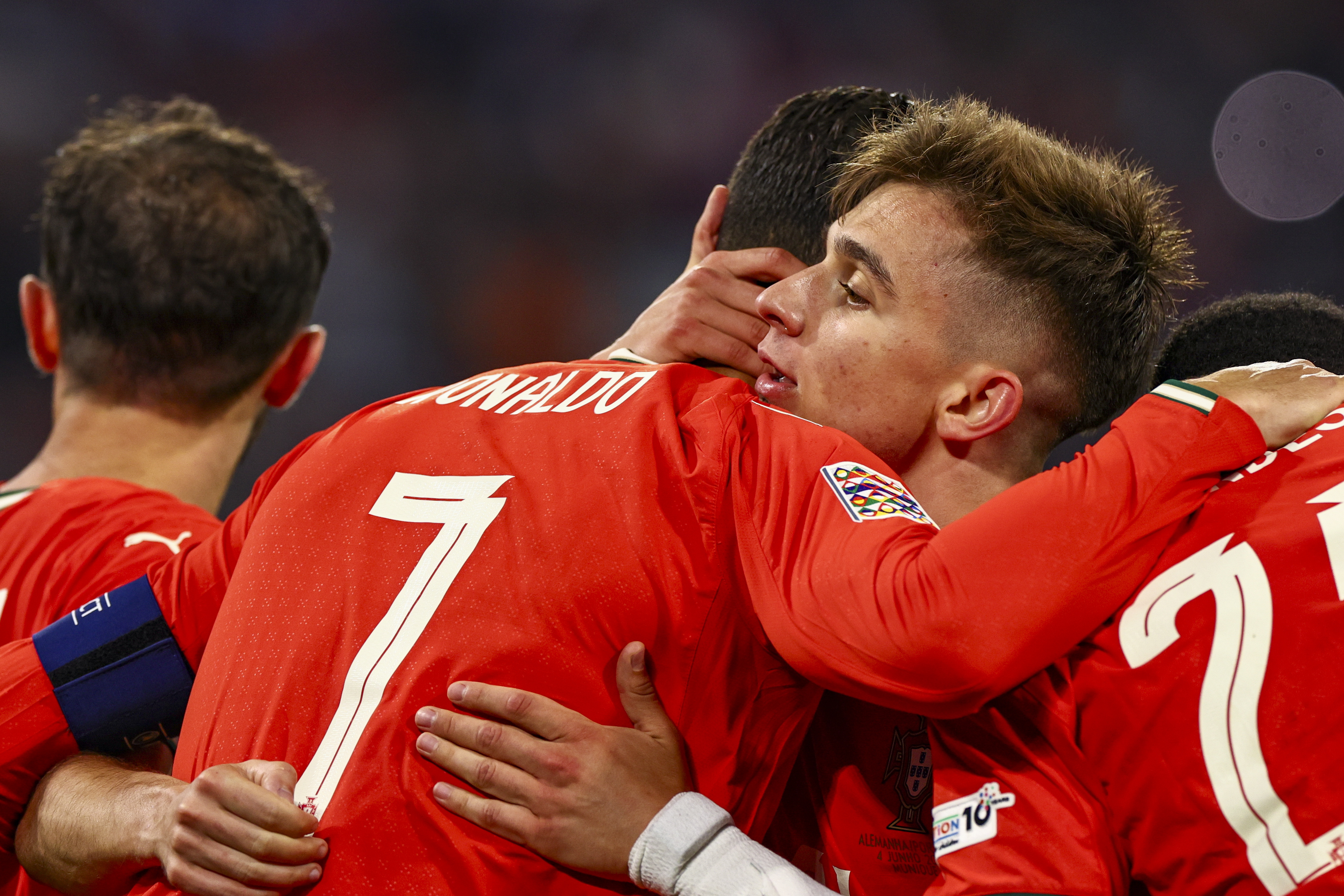 葡萄牙队紧急补时绝杀，成功晋级