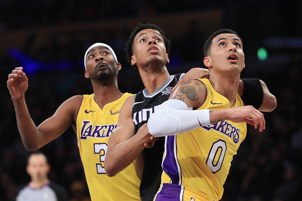 湖人遭遇漩涡，全队密切磨合提升表现的简单介绍