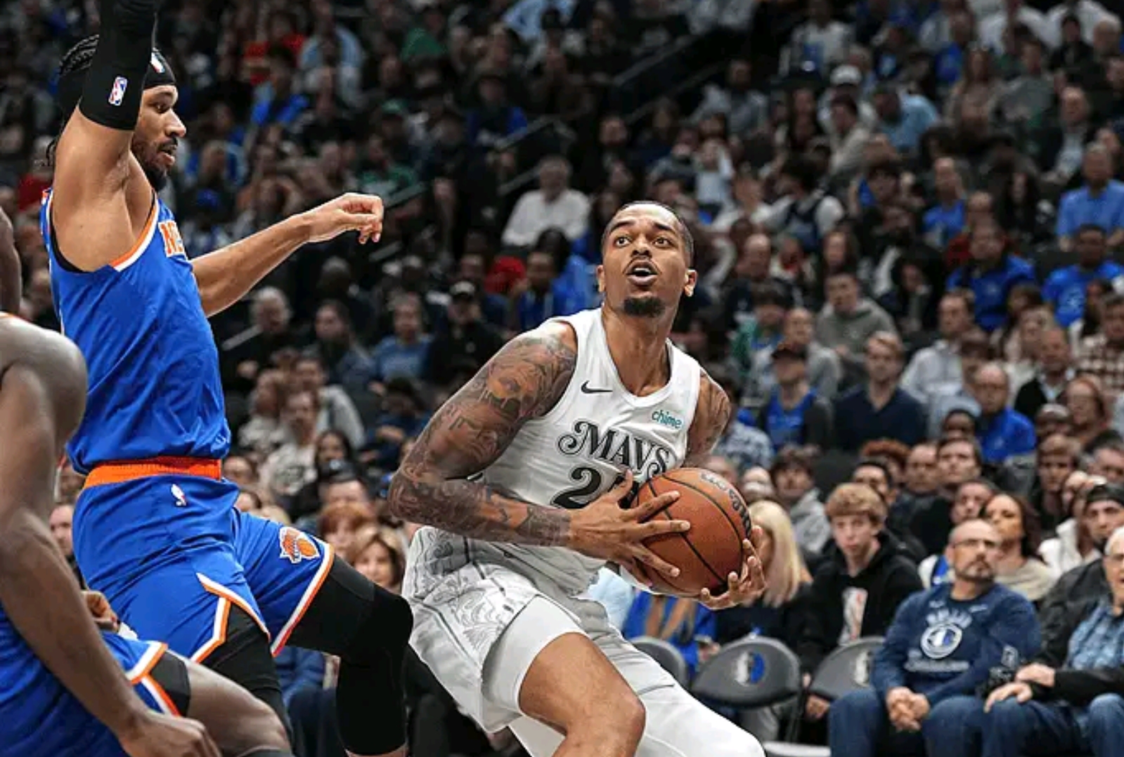 尼克斯战胜篮网，取得两连胜