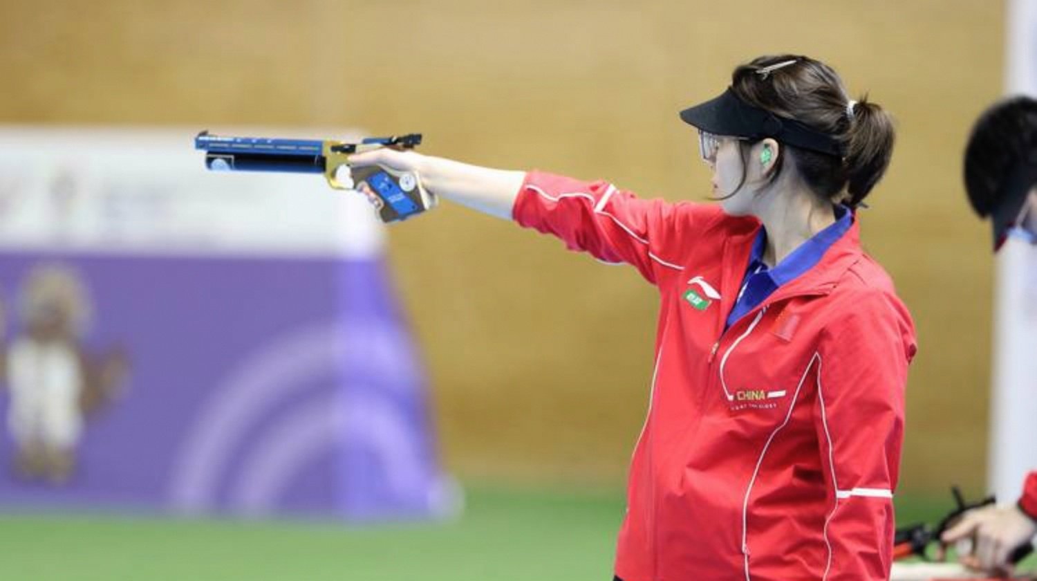 射击女子团体赛：中国队夺冠