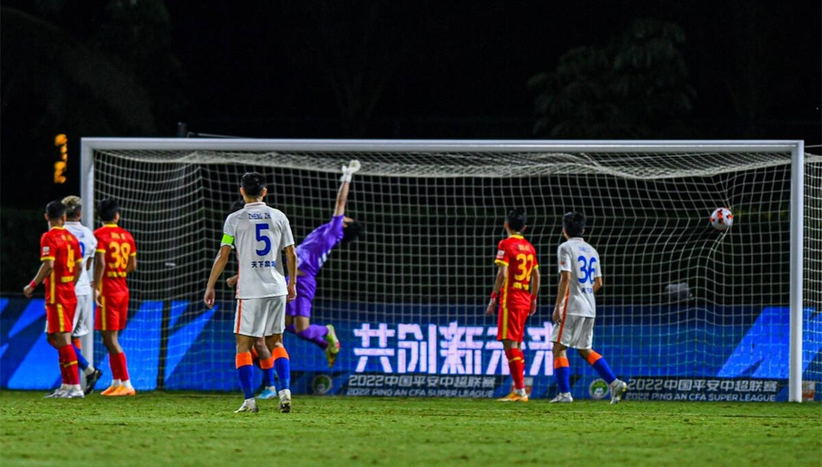 河北队战胜江苏队，引人注目