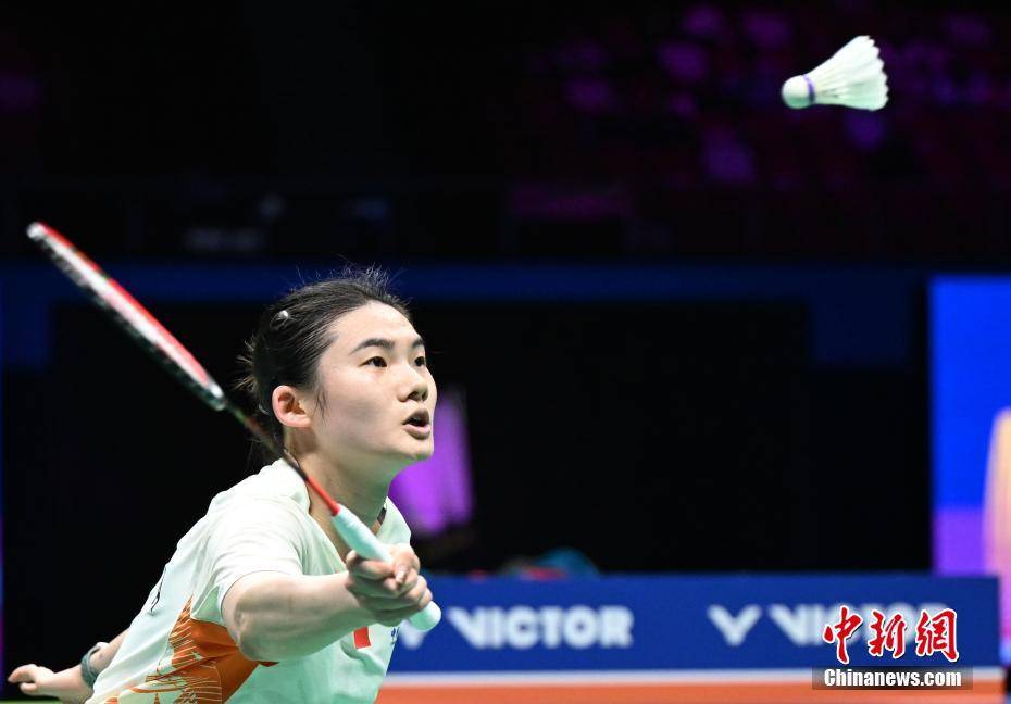 羽毛球女单决赛：中国名将斩获冠军