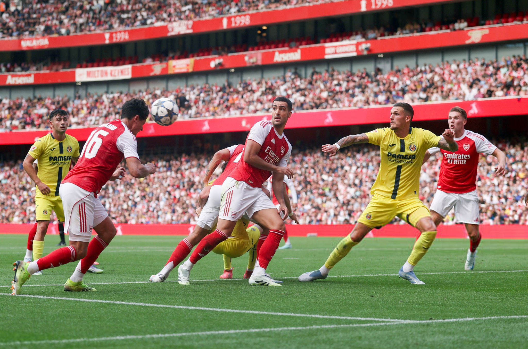 包含阿森纳遭遇连败，主帅面临压力的词条