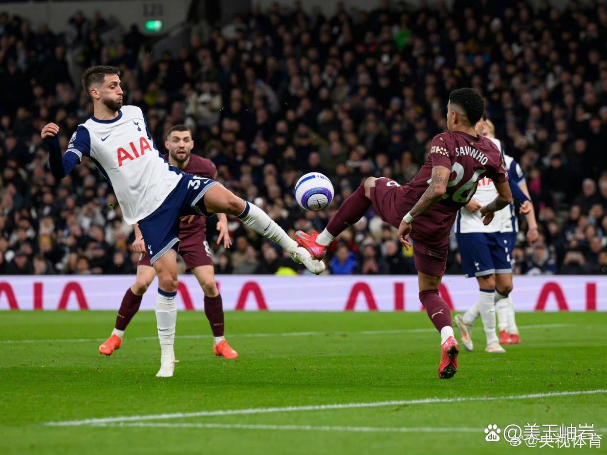 纽卡斯尔联客场不敌曼联，遭遇英超两连败