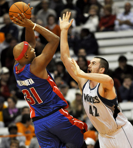 狼队主场力挫劲旅,保持不败 狼队主场力挫劲旅,保持不败