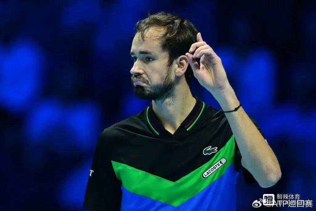 年终总决赛横扫拉沃尔杯，梅德韦杰夫惊艳四座