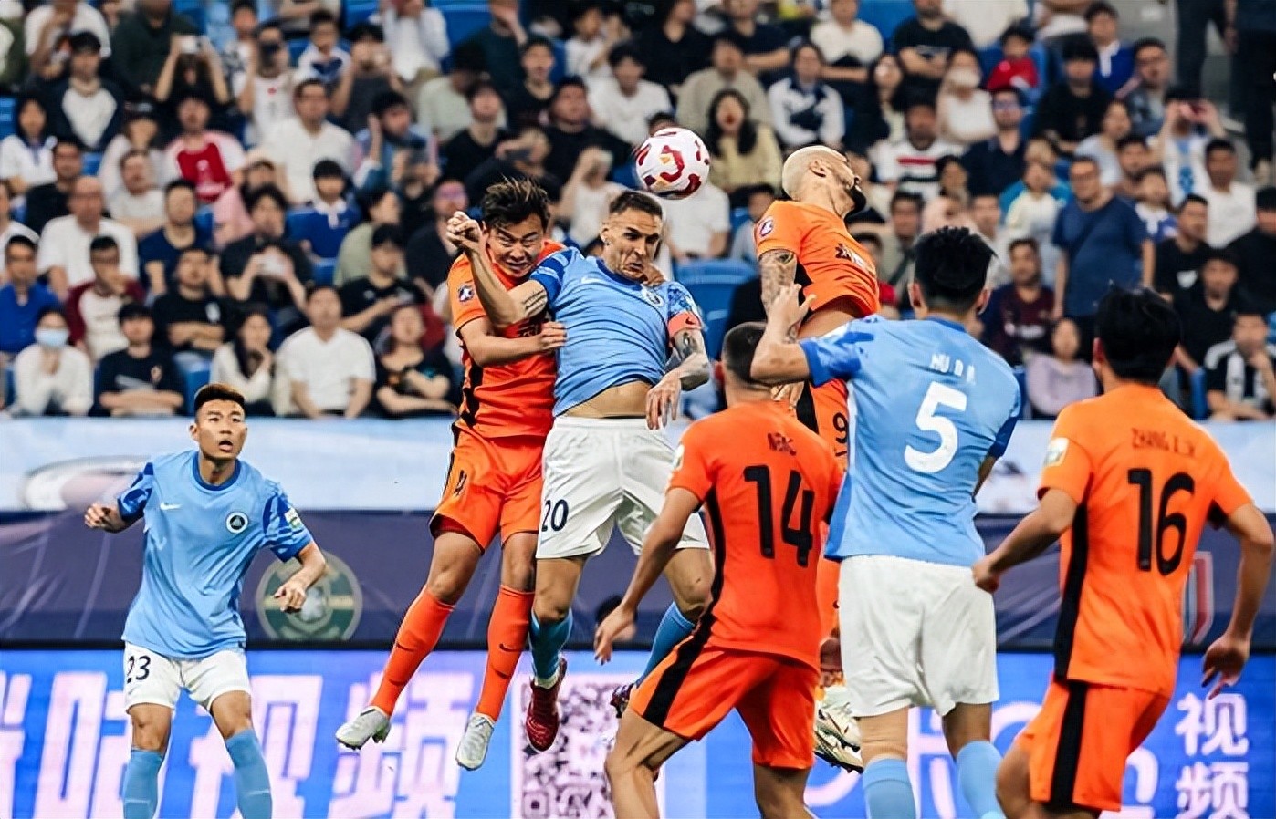 国际足球比赛中，中国队表现强势