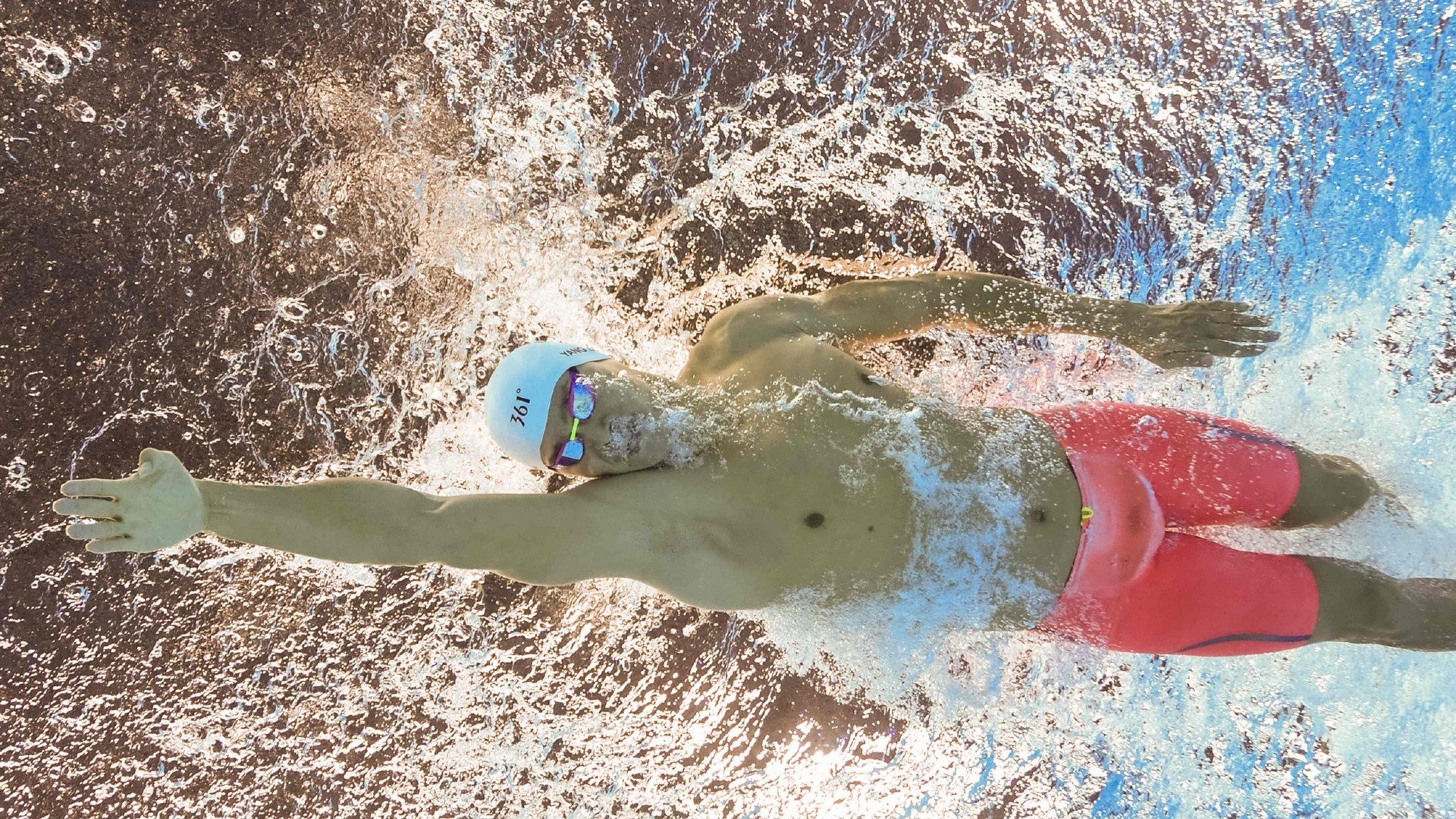 曼城单节风暴击垮伊拉克，戈麦斯化身关键先生定乾坤