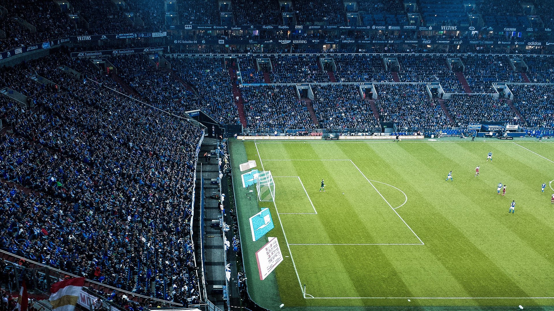 深圳队狂胜湖人,浓眉在焦点战证明自己