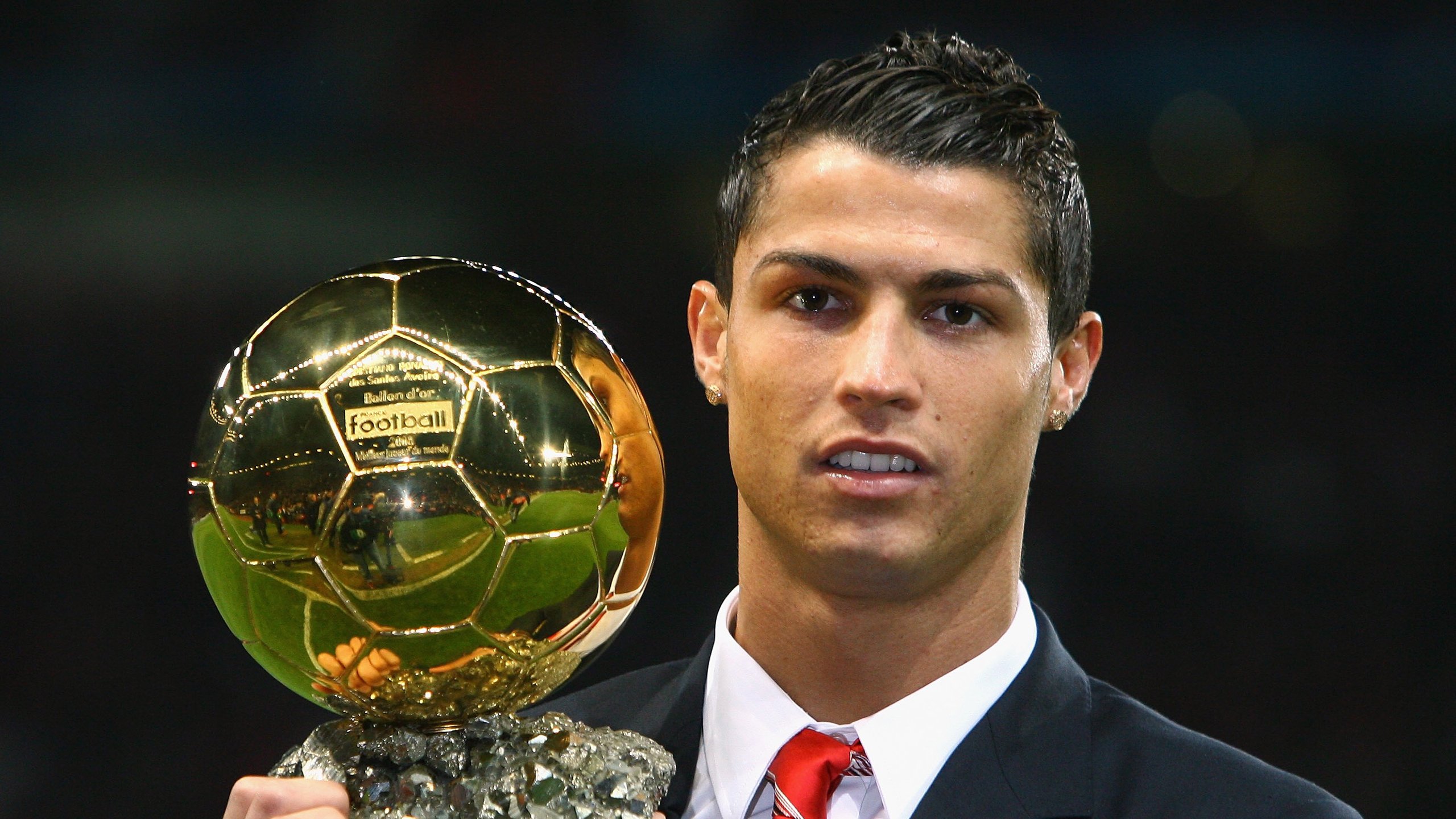 欧冠半决赛焦点战，曼城战术大师课击溃阿森纳