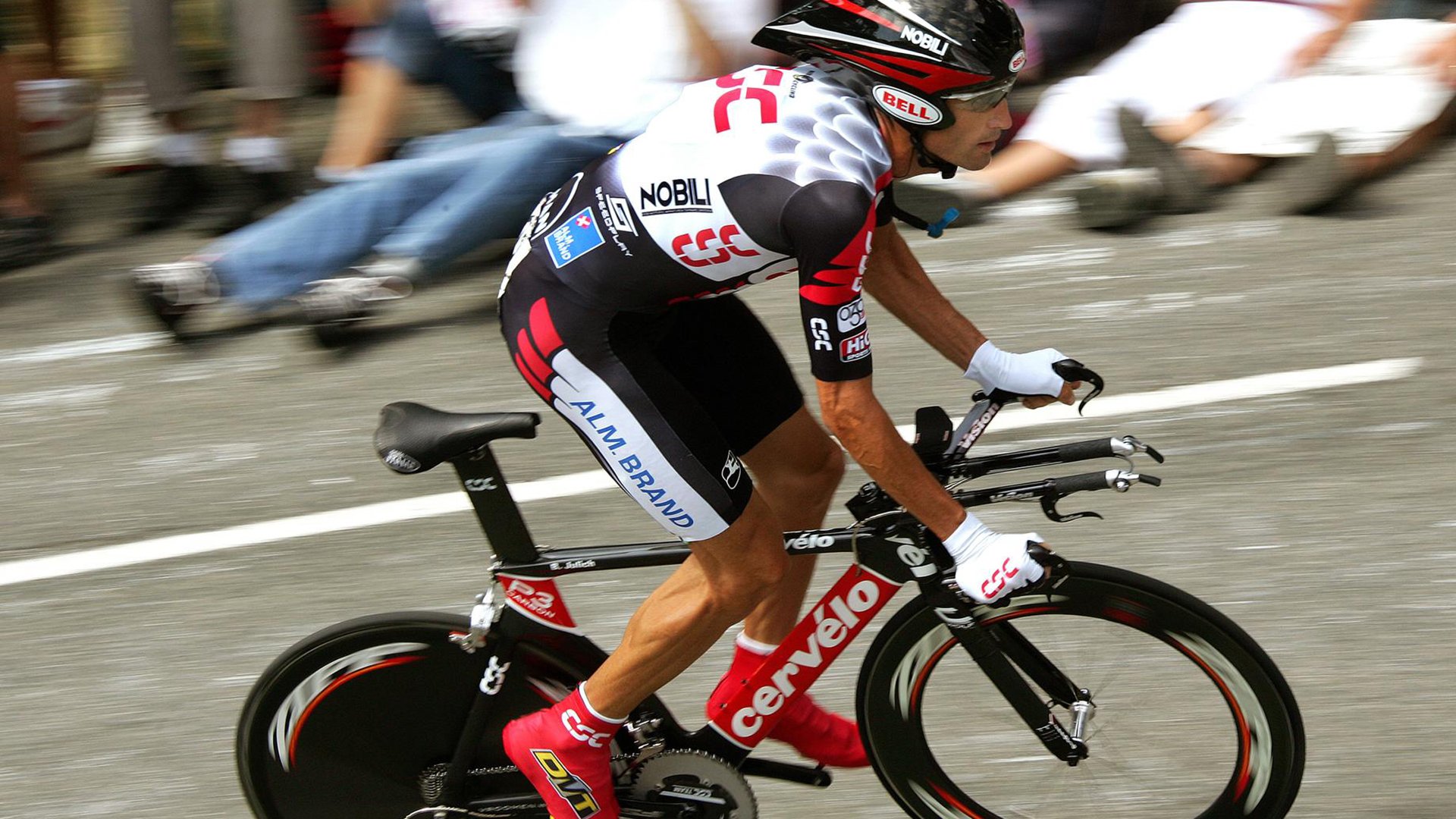 卡塞米罗爆发引领洪都拉斯加时取胜，佛罗伦萨式坚韧铸就奇迹